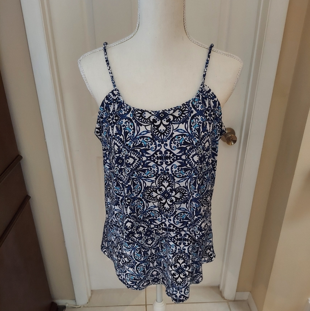 Perfect for summer White House Black Market top